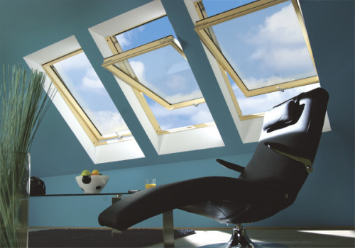 Окно мансардное дерево, лак ручка снизу Fakro FTP-V U4 ThermoPro Profi 78*140см фото 31