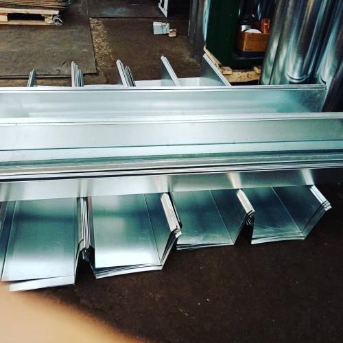 Планка ветровая фронтонная оцинкованная c полимерным покрытием 0,45мм RAL 8017 фото 4 Планка ветровая фронтонная оцинкованная c полимерным покрытием 0,45мм RAL 8017 фото 4