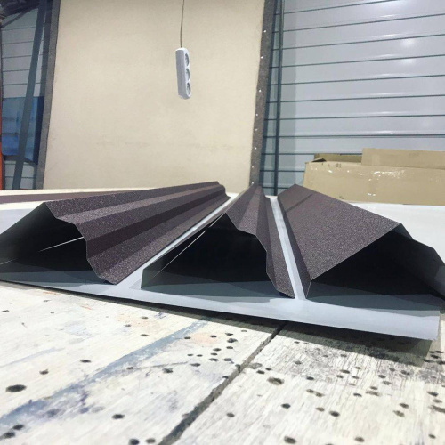 Планка торцевая оцинкованная с порошковым покрытием 0,45мм ширина более 625 мм RAL 3003 фото 7 Планка торцевая оцинкованная с порошковым покрытием 0,45мм ширина более 625 мм RAL 3003 фото 7