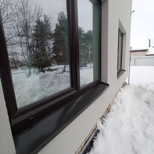 Отлив оконный оцинкованный c порошковым покрытием 0,45мм ширина более 625 мм RAL 3007 фото 15