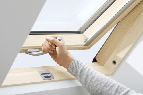 Окно мансардное дерево, лак ручка снизу Velux GLL FK06 1061B Дизайн WoodLine 66*118см фото 21