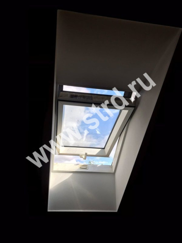 Окно мансардное ПВХ белый ручка снизу Fakro PTP-V U3  ThermoPro Profi 94*118см фото 3