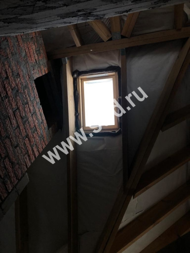 Окно мансардное дерево, лак ручка снизу Fakro FTS-V U4 Standart 55*98см фото 7